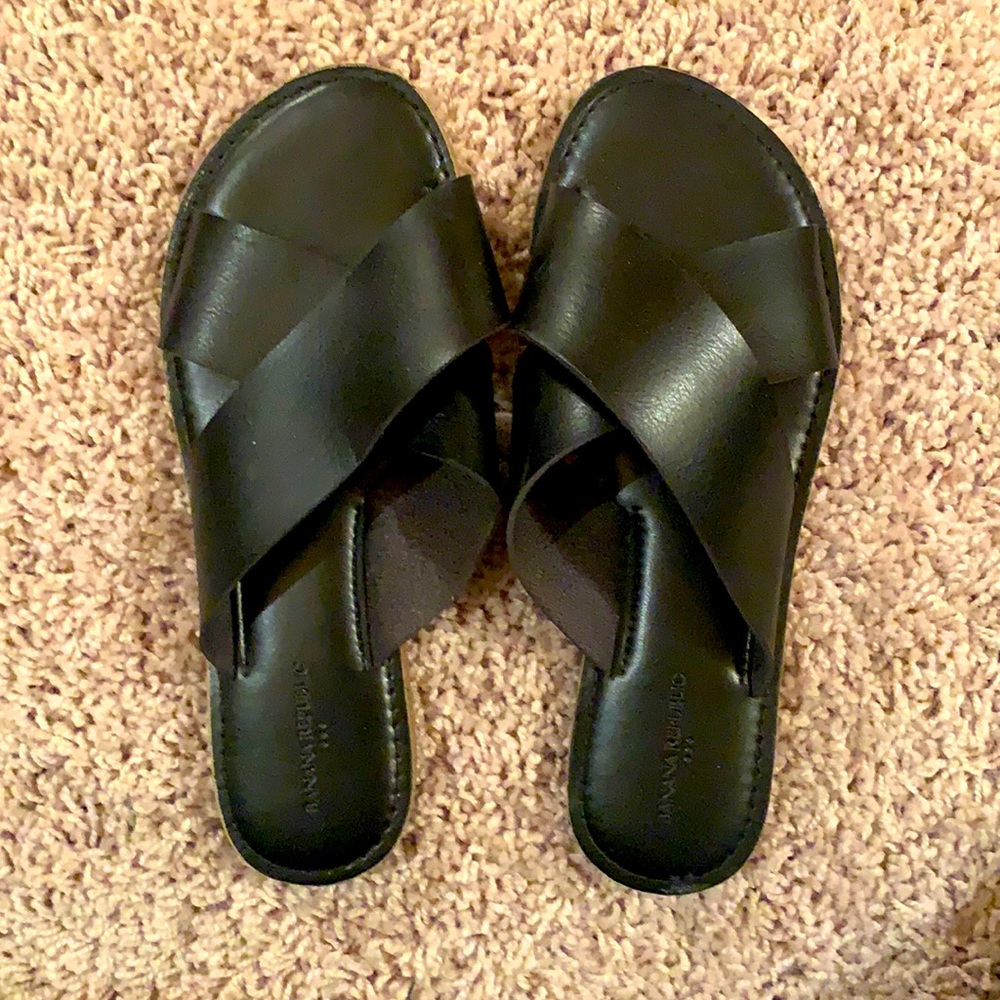 Black crossover sandals
